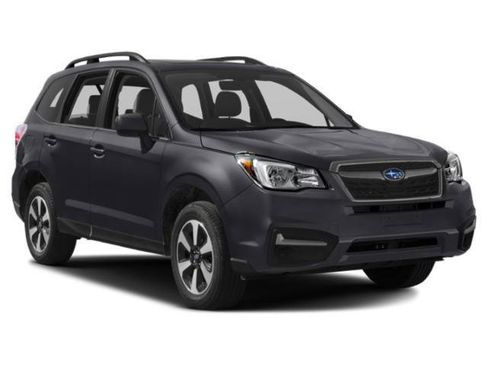 Used 2018 Subaru Forester 2.5i Premium w/ All-Weather Package AWD/4WD image 9