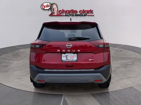 Used 2023 Nissan Rogue SV FWD image 4