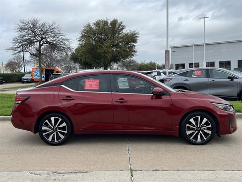 Used 2025 Nissan Sentra SV w/ SV Premium Package image 3