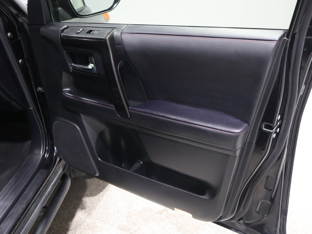 Used 2022 Toyota 4Runner TRD Off-Road Premium w/ Moonroof Package AWD/4WD image 25