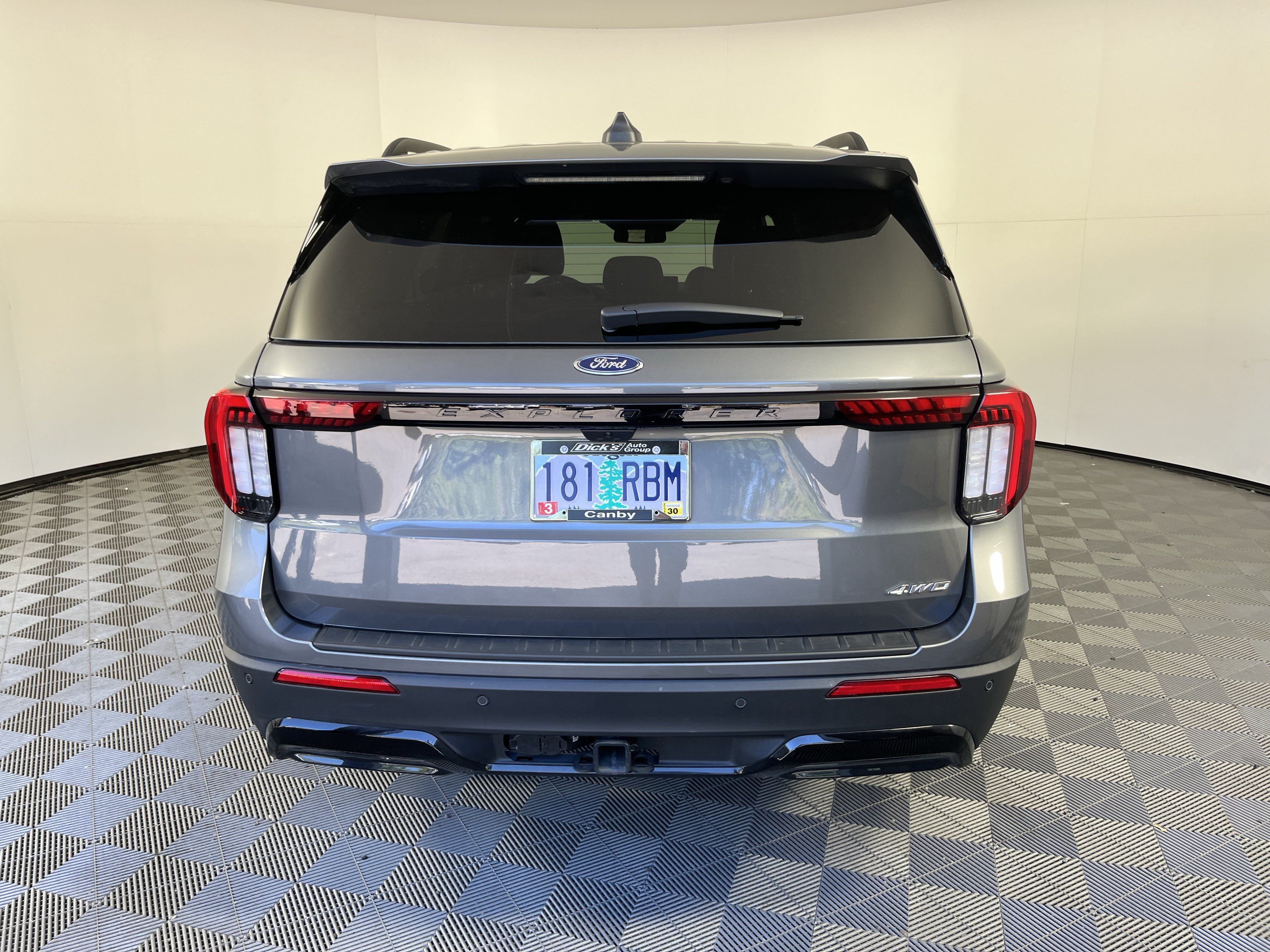 Used 2026 Ford Explorer ST-Line w/ ST-Line Street Pack AWD/4WD image 4