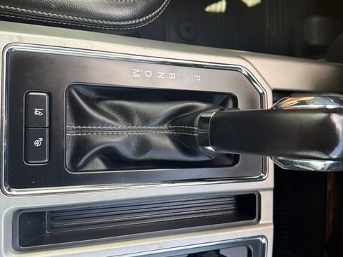 Used 2019 Ford F150 Lariat w/ Equipment Group 502A Luxury AWD/4WD image 45