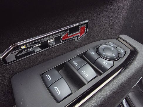 Used 2025 GMC Sierra 1500 AT4 w/ AT4 Premium Package image 11