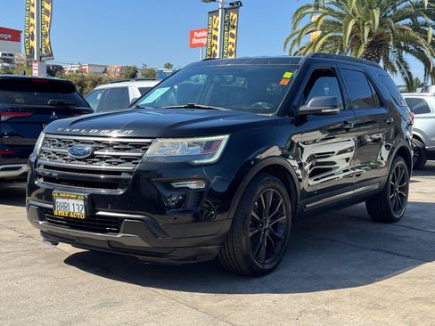 Used 2019 Ford Explorer XLT w/ Equipment Group 202A FWD image 4