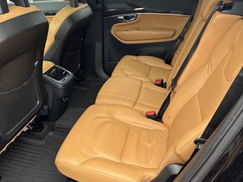 Used 2017 Volvo XC90 T6 Momentum w/ Vision Package image 14