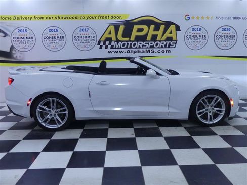 Used 2022 Chevrolet Camaro LT w/ Technology Package RWD image 8