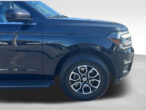 Certified 2024 Ford Expedition Max XLT image 4
