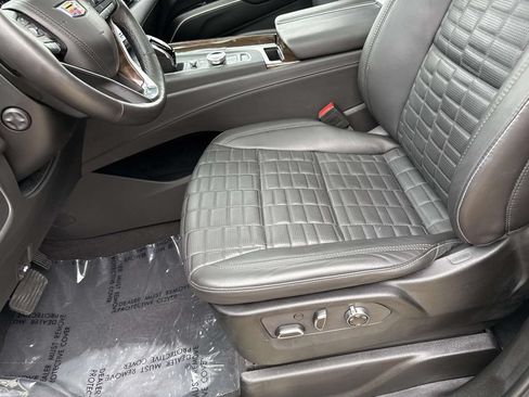 Used 2024 Cadillac Escalade ESV Sport Platinum w/ LPO, ONYX Package AWD/4WD image 30