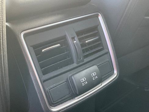 Used 2022 Subaru Forester Premium image 33