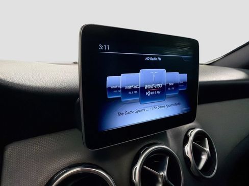 Certified 2020 Mercedes-Benz GLA 250 image 15