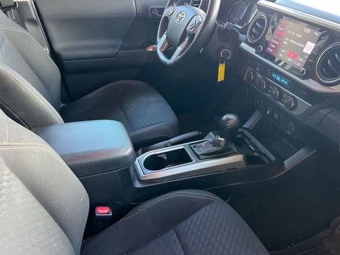 Used 2021 Toyota Tacoma SR5 w/ Trail Edition AWD/4WD image 17
