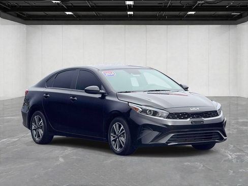 Used 2024 Kia Forte LXS FWD image 3