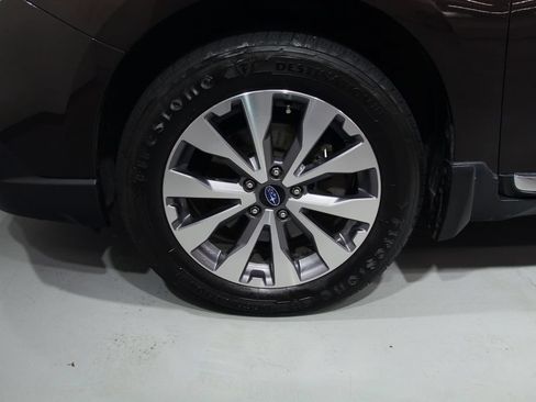 Used 2017 Subaru Outback 3.6R Touring AWD/4WD image 16