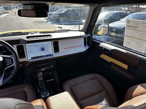 Certified 2024 Ford Bronco Heritage Edition image 17