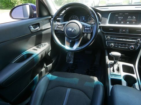 Used 2020 Kia Optima S FWD image 9