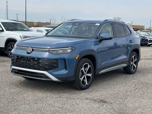 New 2026 Volkswagen Tiguan SE AWD/4WD image 1