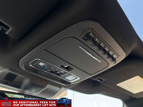 Used 2024 Ford F350 Platinum AWD/4WD image 37