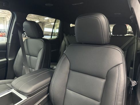 New 2026 Chevrolet Traverse LT w/ LPO, Floor Liner Package image 4