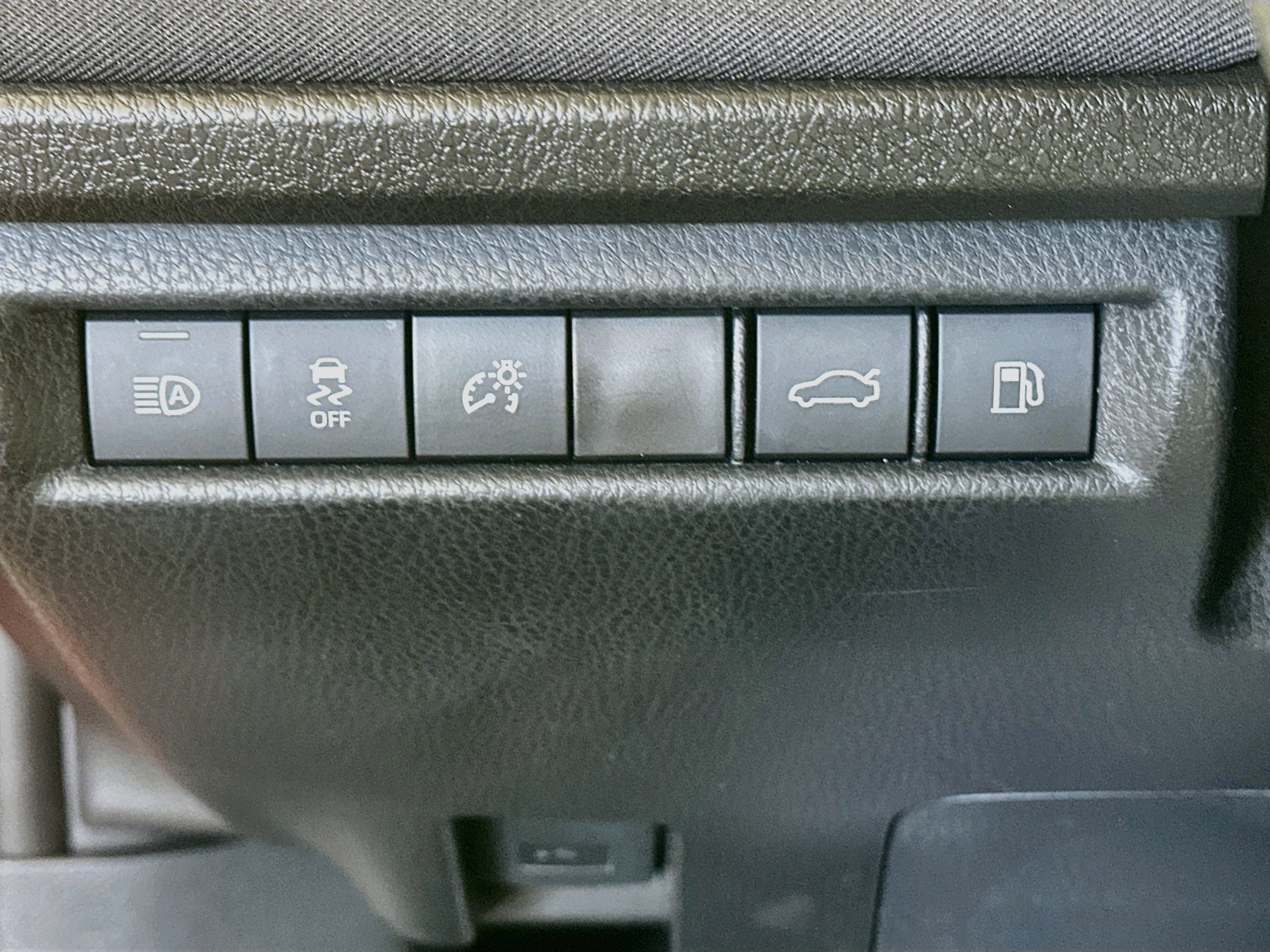 Used 2026 Toyota Camry LE FWD image 17