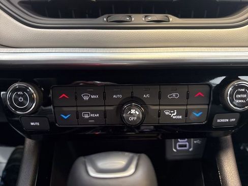 New 2025 Jeep Compass Limited w/ Sun & Sound Group image 21