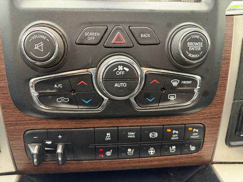 Used 2016 RAM 2500 Laramie w/ Protection Group image 31