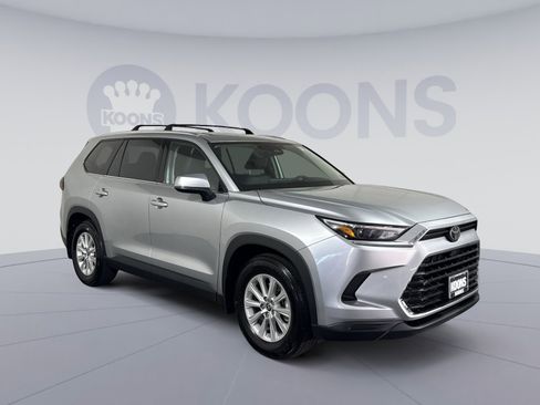 Used 2025 Toyota Grand Highlander FWD image 10