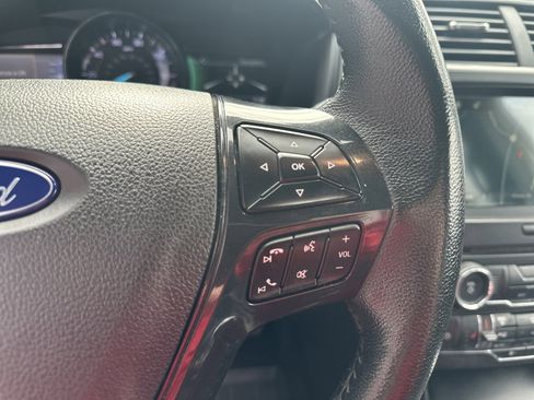 Used 2018 Ford Explorer XLT w/ Equipment Group 202A image 14