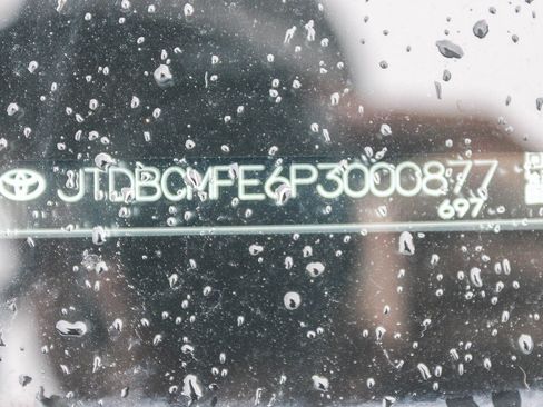 Used 2023 Toyota Corolla LE image 2