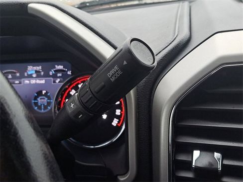 Used 2021 Ford F350 Lariat image 19