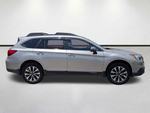 Used 2016 Subaru Outback 2.5i Limited AWD/4WD image 3