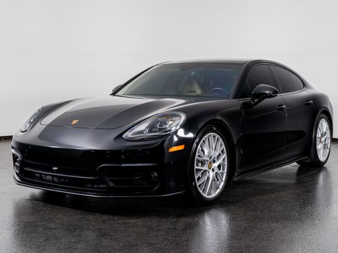 Used 2022 Porsche Panamera 4 Platinum Edition image 20