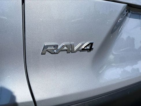 Used 2021 Toyota RAV4 XLE Premium FWD image 30
