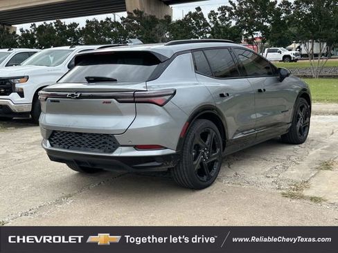 Used 2024 Chevrolet Equinox EV RS FWD image 3