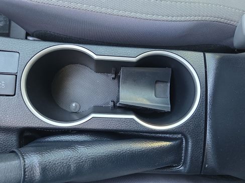 Used 2016 Toyota Corolla LE FWD image 32