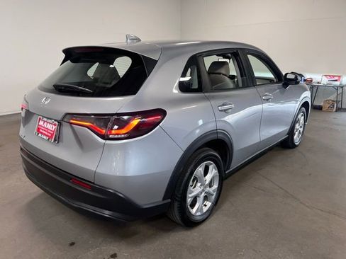 Used 2023 Honda HR-V LX image 3