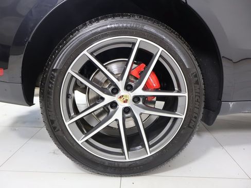 Certified 2023 Porsche Macan S AWD/4WD image 29