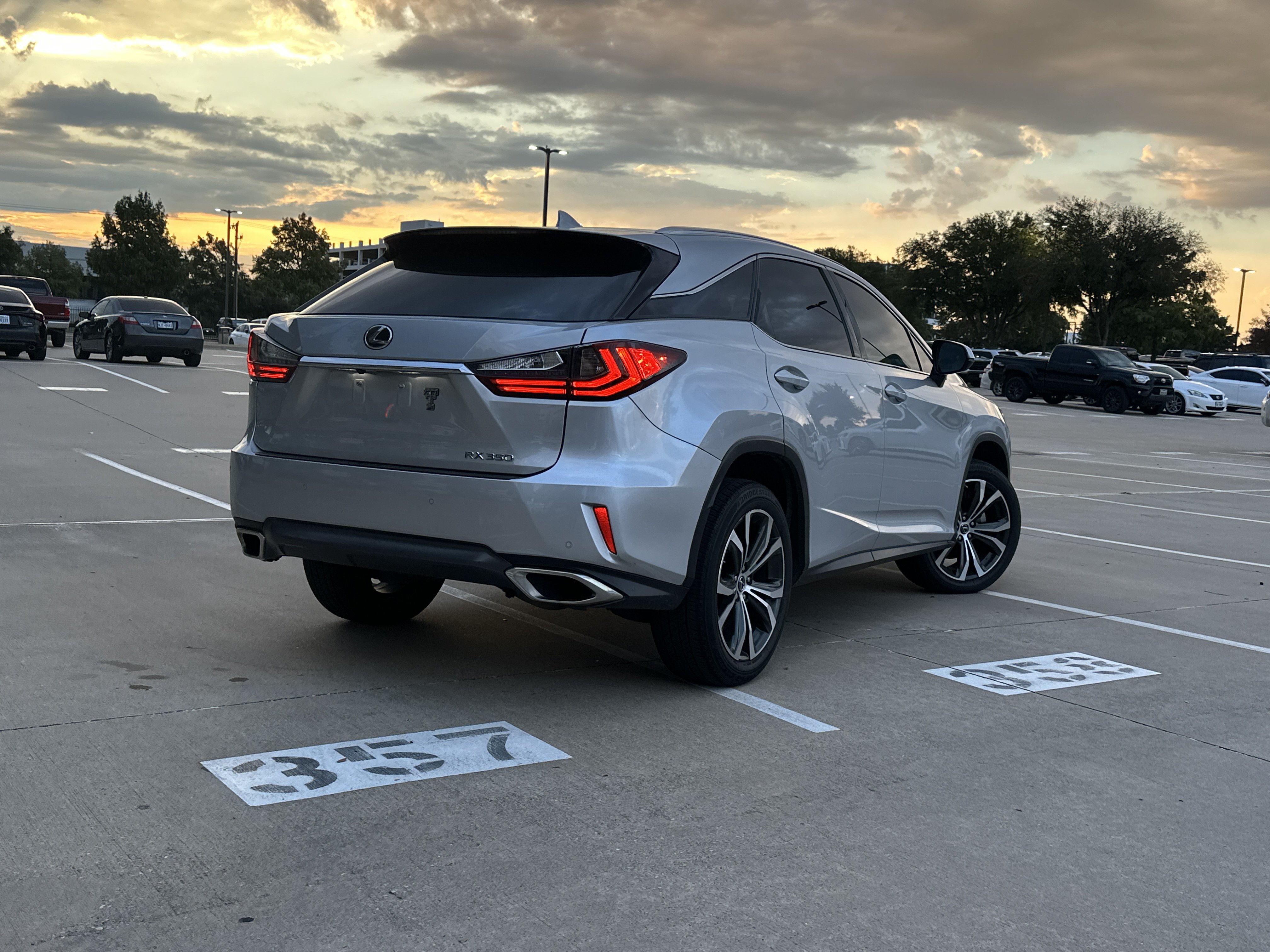 Used 2019 Lexus RX 350 FWD w/ Navigation Package image 2