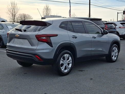 Used 2024 Chevrolet Trax LS image 6