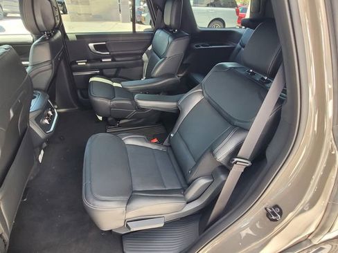 New 2026 Ford Expedition Platinum w/ Stealth Appearance Package AWD/4WD image 6