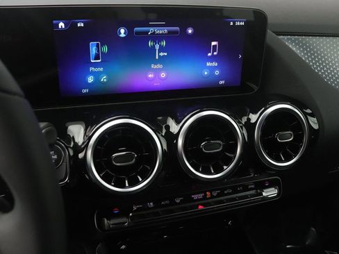 New 2026 Mercedes-Benz GLA 250 image 5