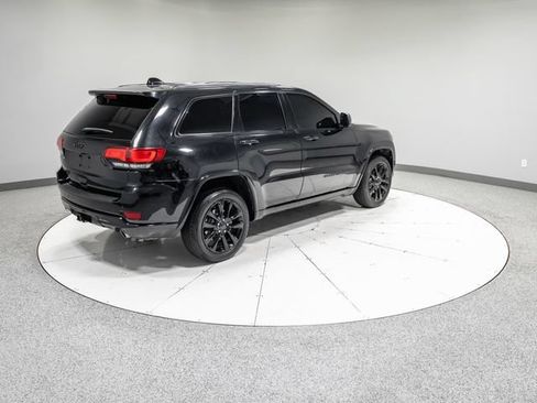Used 2019 Jeep Grand Cherokee Altitude AWD/4WD image 29