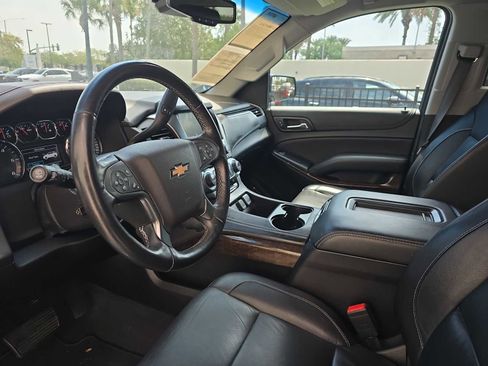 Used 2019 Chevrolet Suburban LT w/ Luxury Package image 32