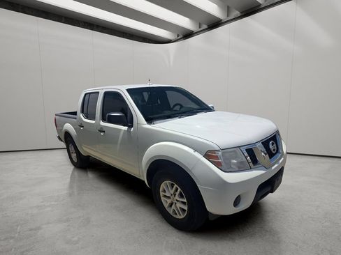 Used 2016 Nissan Frontier SV RWD image 10