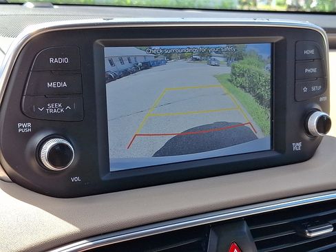 Used 2019 Hyundai Santa Fe SEL FWD image 18