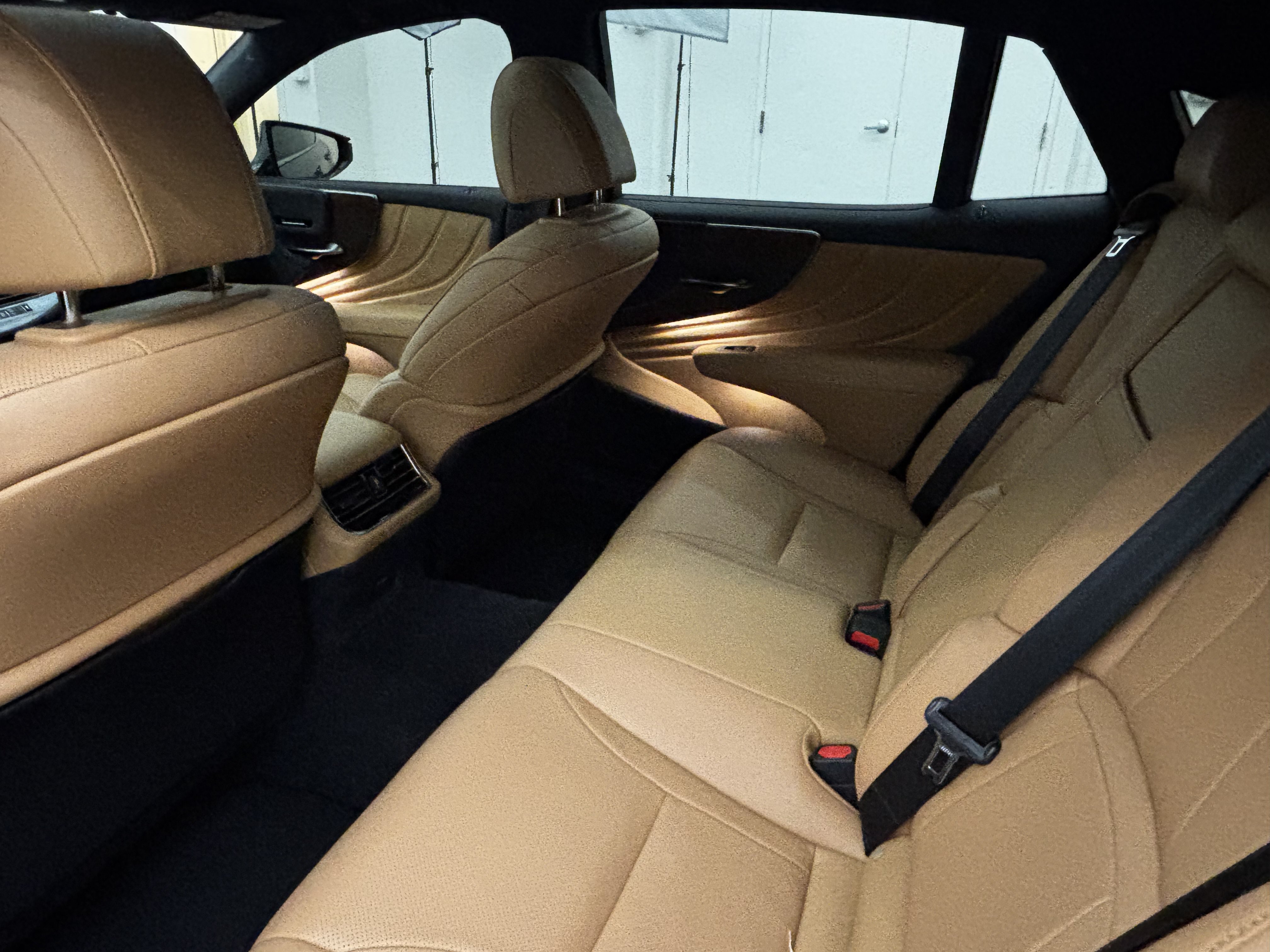 Used 2025 Lexus LS 500 w/ Accessory Package (Z1) RWD image 15
