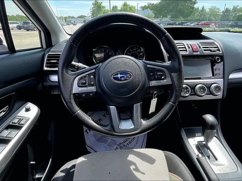 Used 2017 Subaru Crosstrek 2.0i Premium w/ Moonroof Package AWD/4WD image 5
