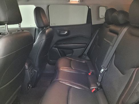 Used 2018 Jeep Compass Trailhawk w/ Leather Interior Group AWD/4WD image 18