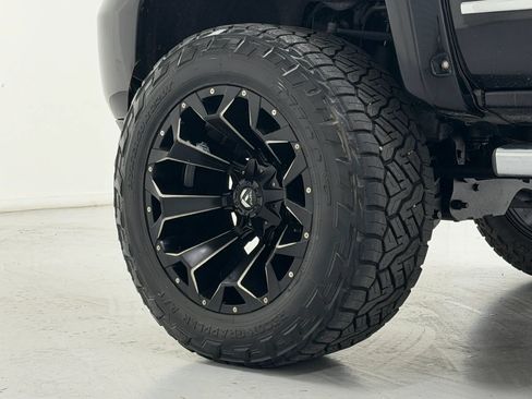 Used 2018 GMC Sierra 2500 Denali w/ Duramax Plus Package AWD/4WD image 90