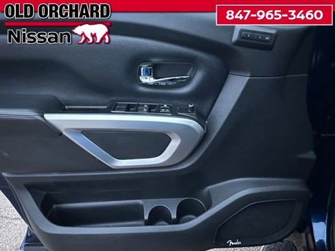 Used 2019 Nissan Titan SL w/ Chrome Package image 8
