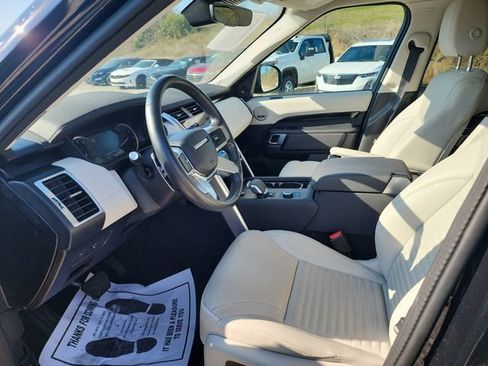 Used 2023 Land Rover Discovery S AWD/4WD image 9